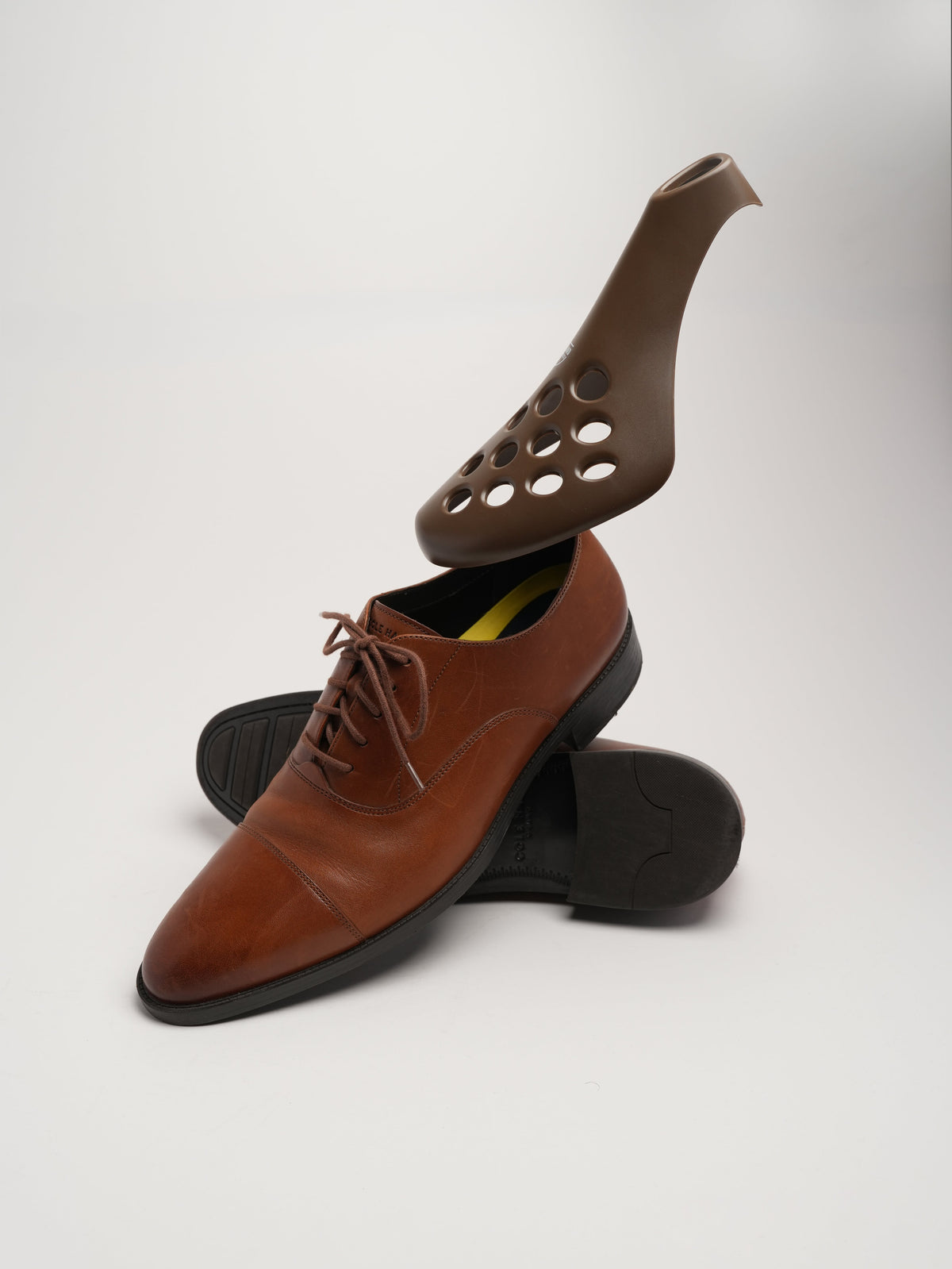 Fresh Flow™ Shoe Trees - Extend the Life Of Sneakers, Shoes & Boots